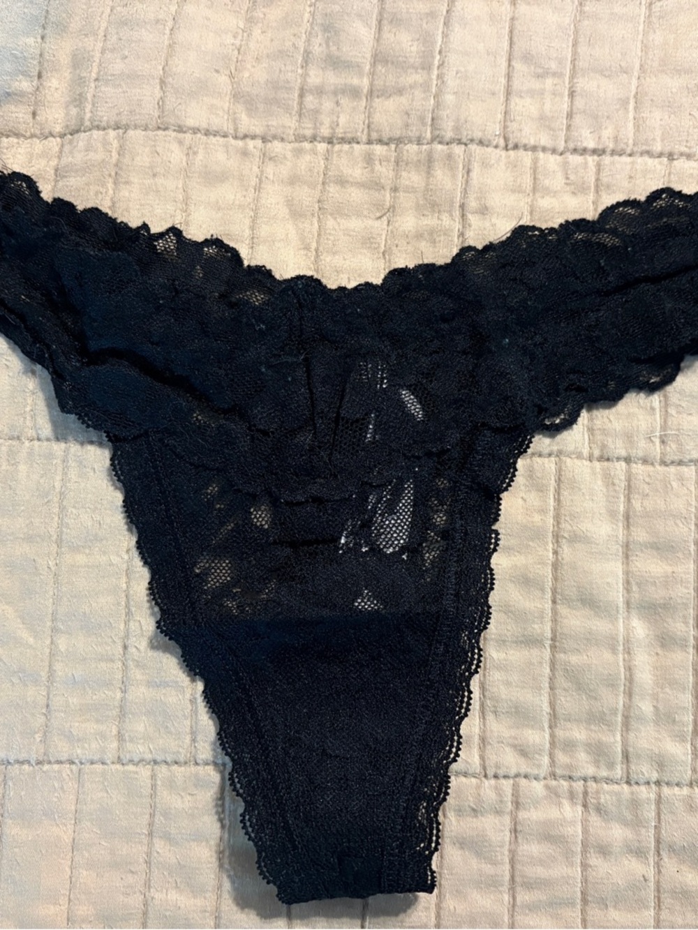 #62 - SPRING CLEANING: Victoria's Secret Black Lace Thong - size S